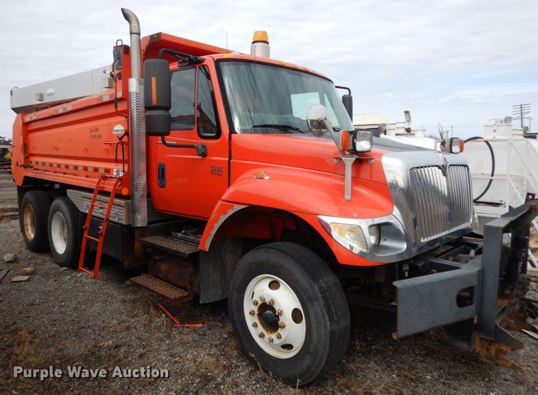 image for item GG9429 2005 International 7400  dump truck