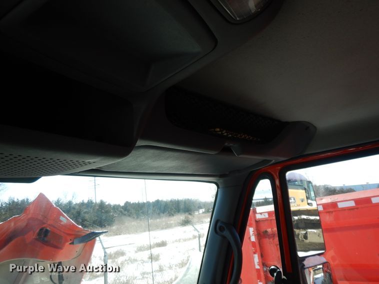 image for item GG9429 2005 International 7400  dump truck