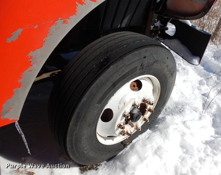 image for item GG9429 2005 International 7400  dump truck