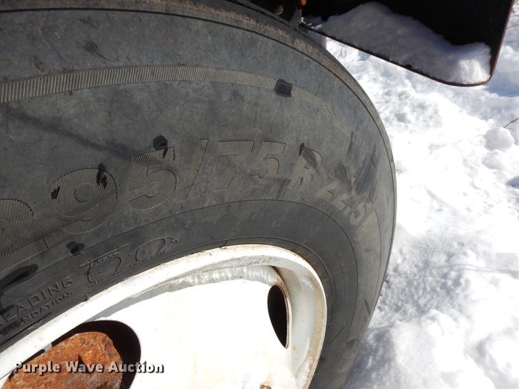 image for item GG9429 2005 International 7400  dump truck