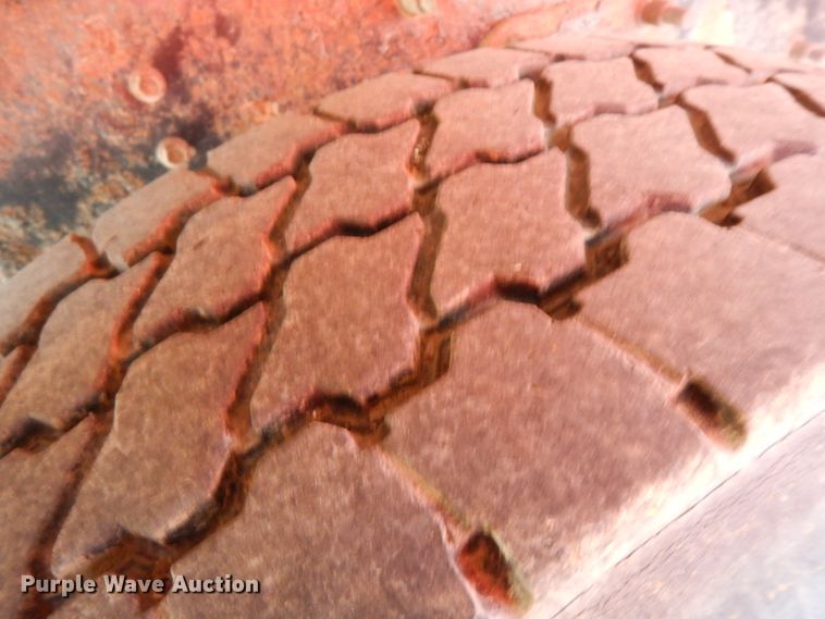 image for item GG9429 2005 International 7400  dump truck