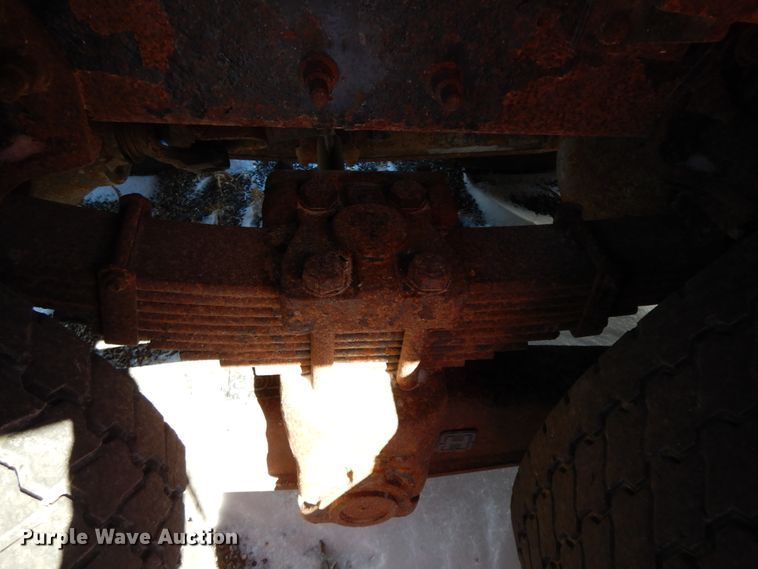 image for item GG9429 2005 International 7400  dump truck