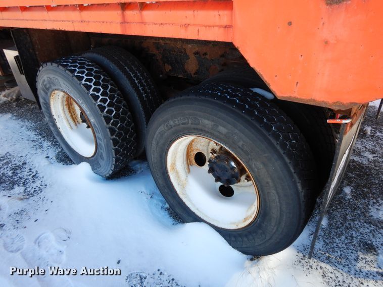 image for item GG9429 2005 International 7400  dump truck