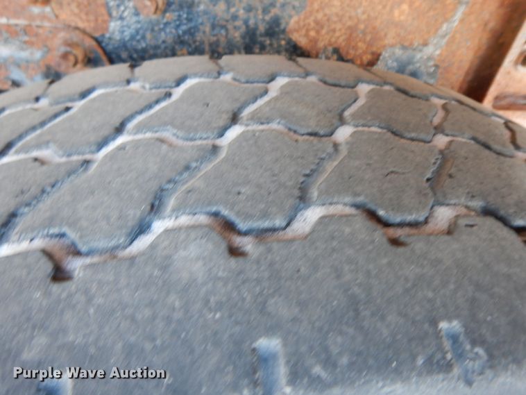 image for item GG9429 2005 International 7400  dump truck