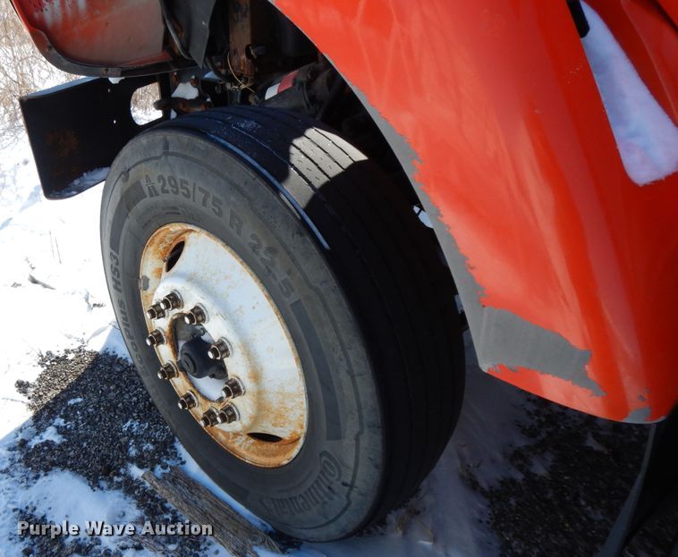 image for item GG9429 2005 International 7400  dump truck