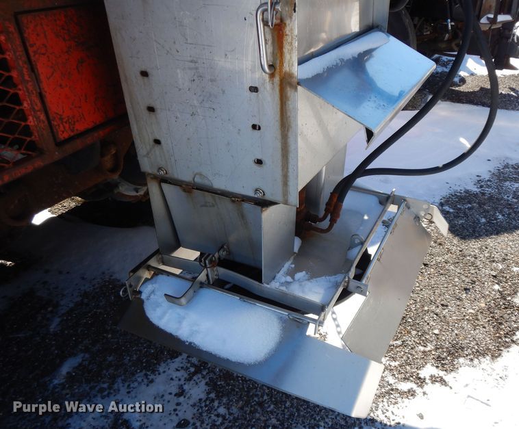 image for item GG9429 2005 International 7400  dump truck