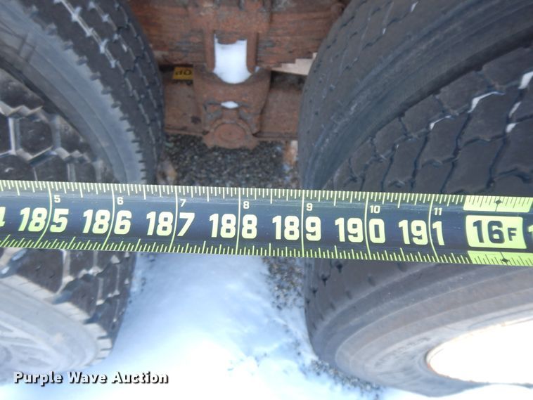 image for item GG9429 2005 International 7400  dump truck