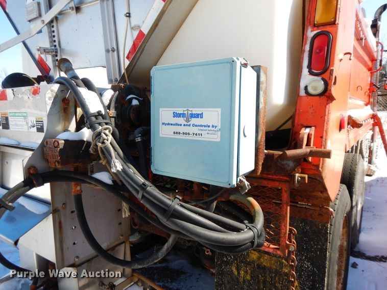 image for item GG9429 2005 International 7400  dump truck