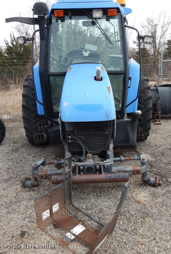 image for item GG9430 2001 New Holland TS100  tractor