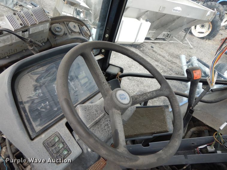 image for item GG9430 2001 New Holland TS100  tractor