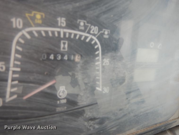 image for item GG9430 2001 New Holland TS100  tractor