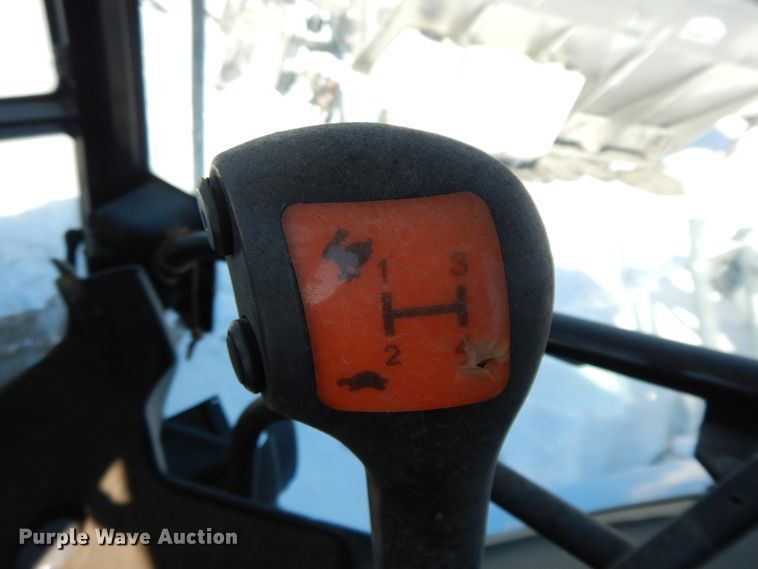 image for item GG9430 2001 New Holland TS100  tractor