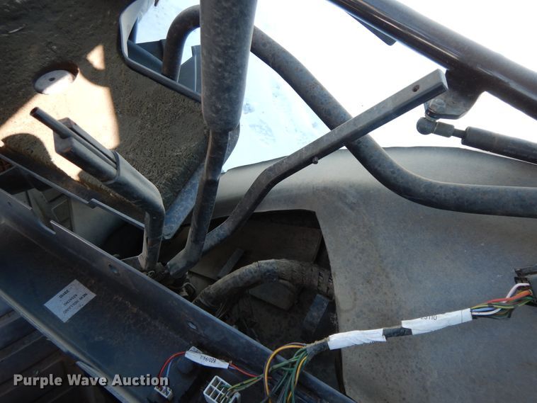 image for item GG9430 2001 New Holland TS100  tractor