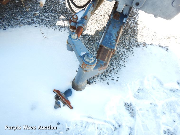 image for item GG9430 2001 New Holland TS100  tractor