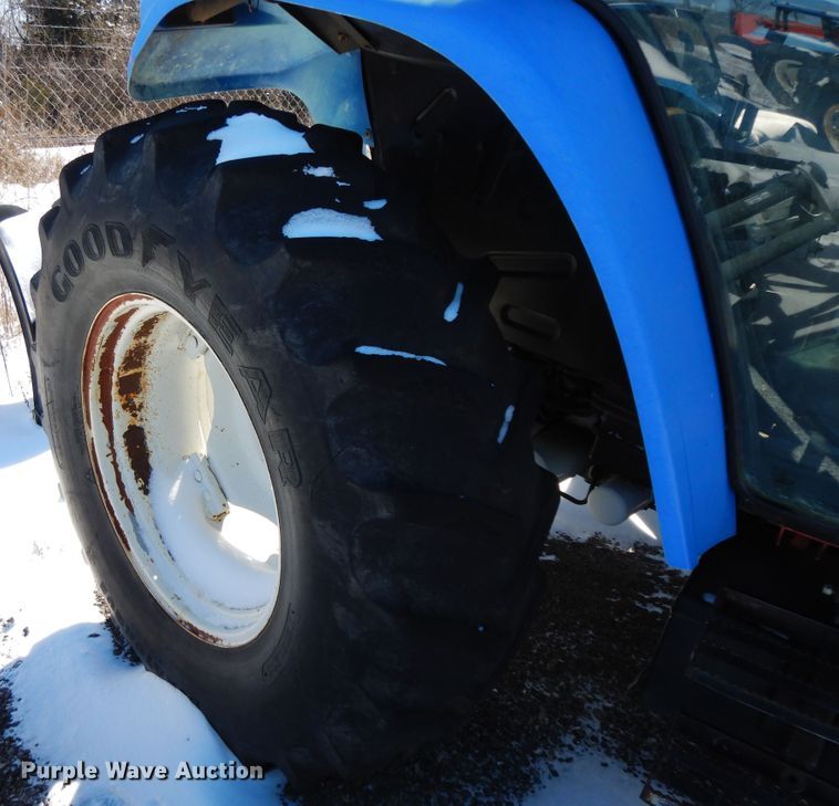 image for item GG9430 2001 New Holland TS100  tractor