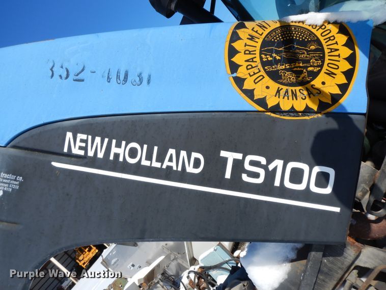 image for item GG9430 2001 New Holland TS100  tractor