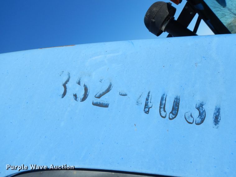 image for item GG9430 2001 New Holland TS100  tractor