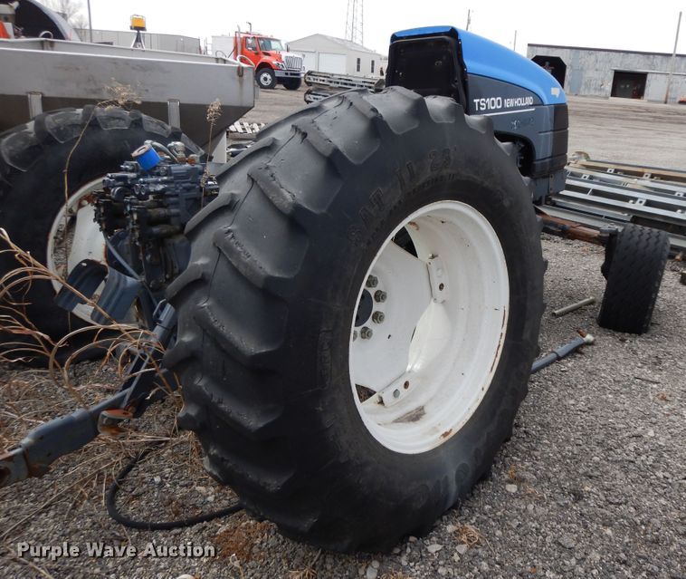 image for item GG9432 2001 New Holland TS100  tractor