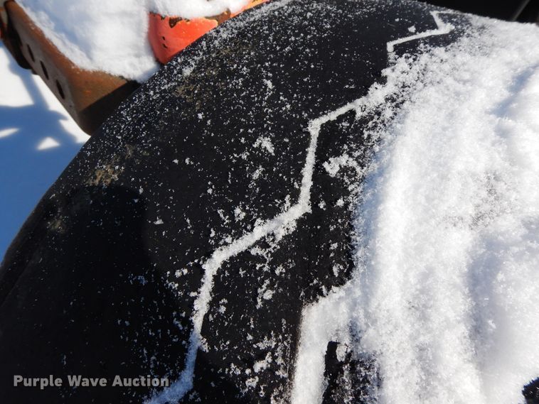 image for item GG9432 2001 New Holland TS100  tractor