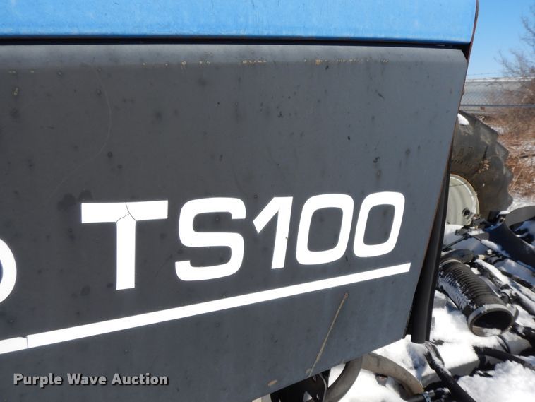 image for item GG9432 2001 New Holland TS100  tractor