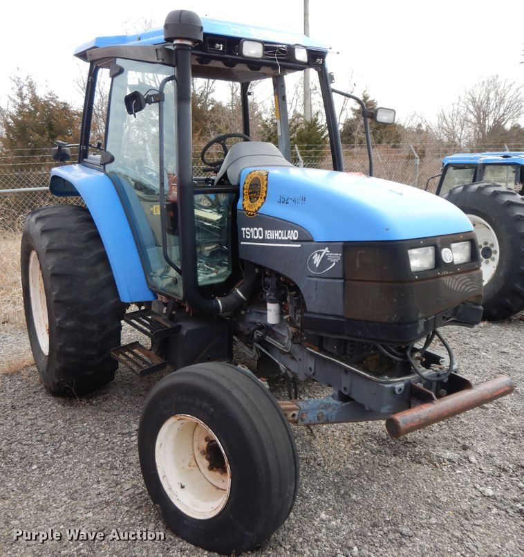 image for item GG9433 2001 New Holland TS100  tractor