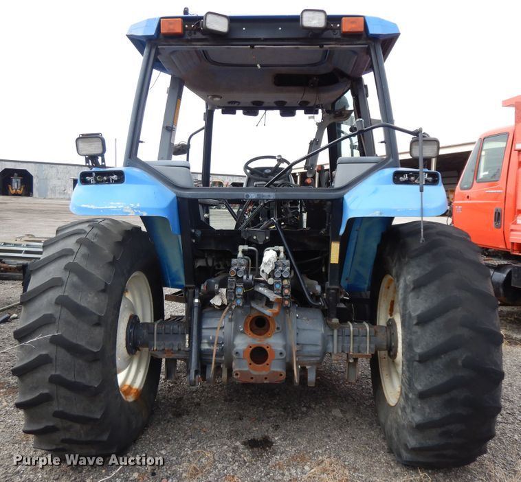 image for item GG9433 2001 New Holland TS100  tractor