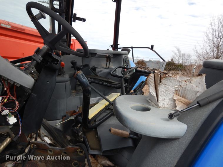 image for item GG9433 2001 New Holland TS100  tractor