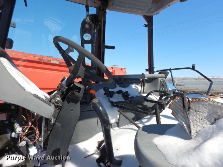 image for item GG9433 2001 New Holland TS100  tractor