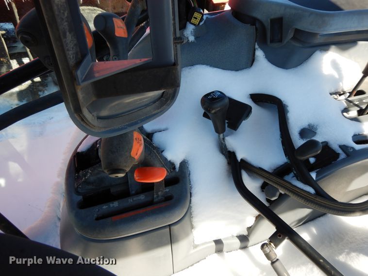 image for item GG9433 2001 New Holland TS100  tractor