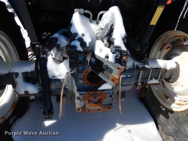 image for item GG9433 2001 New Holland TS100  tractor