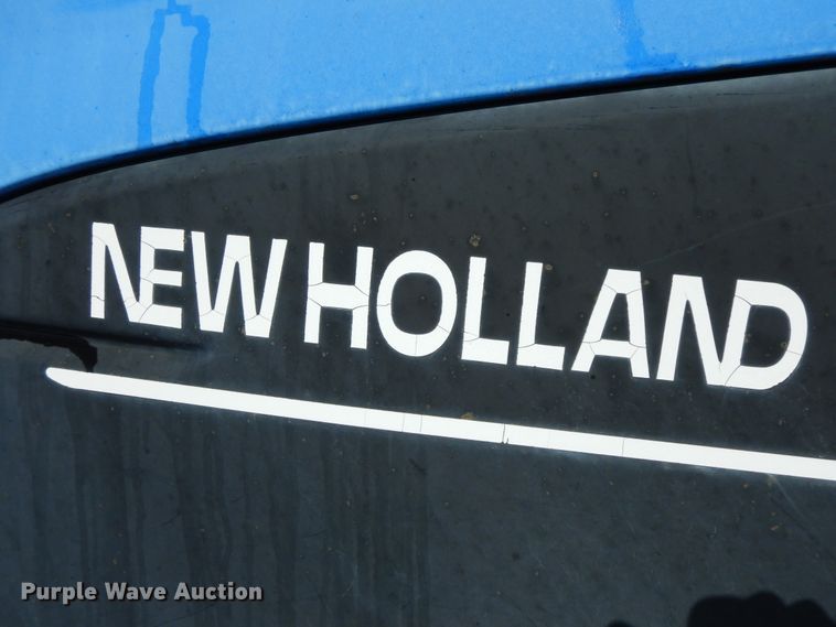 image for item GG9433 2001 New Holland TS100  tractor