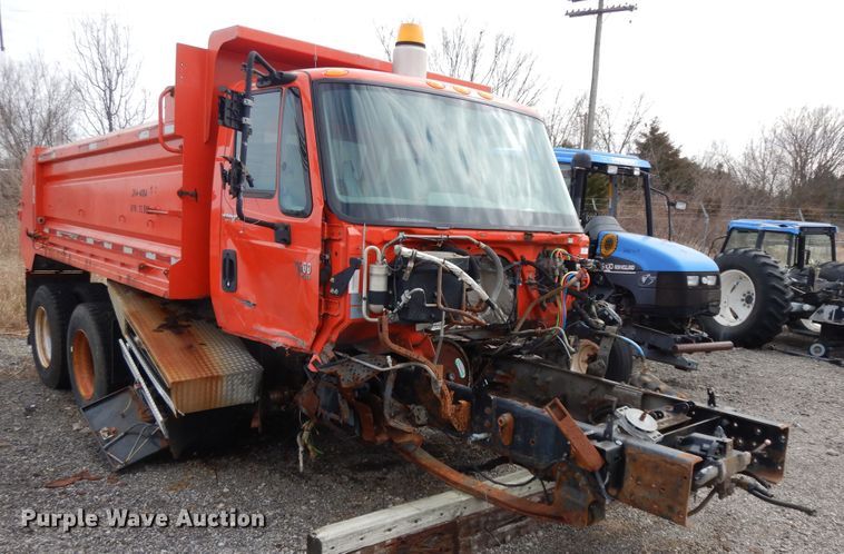 image for item GG9434 2005 International 7400  dump truck