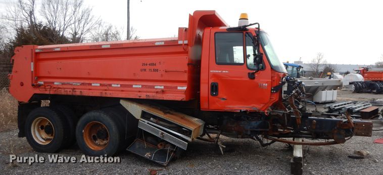 image for item GG9434 2005 International 7400  dump truck