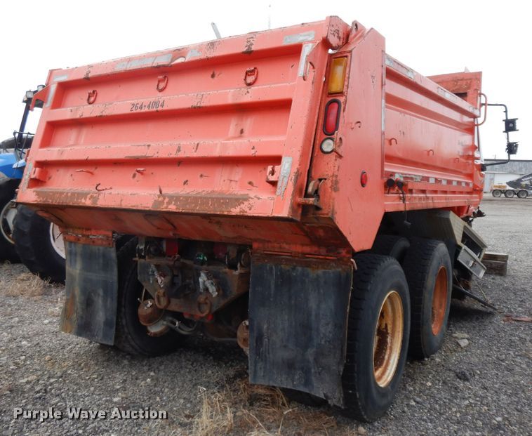 image for item GG9434 2005 International 7400  dump truck