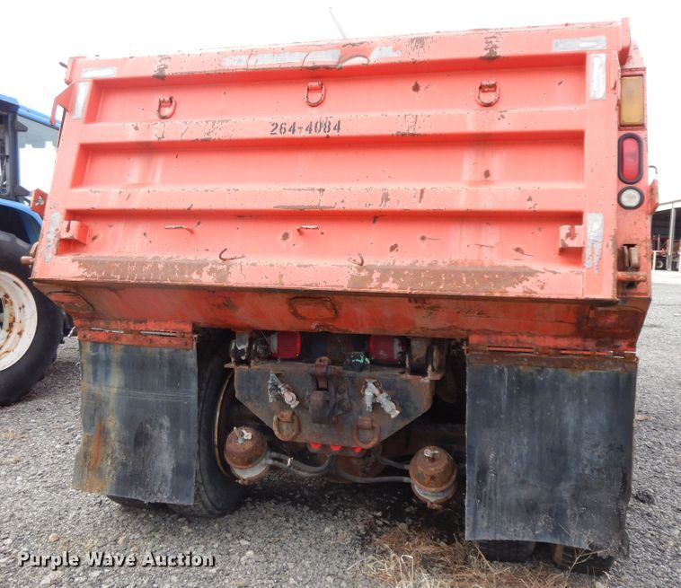 image for item GG9434 2005 International 7400  dump truck