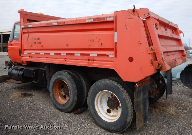image for item GG9434 2005 International 7400  dump truck