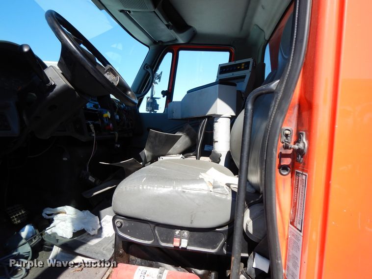 image for item GG9434 2005 International 7400  dump truck