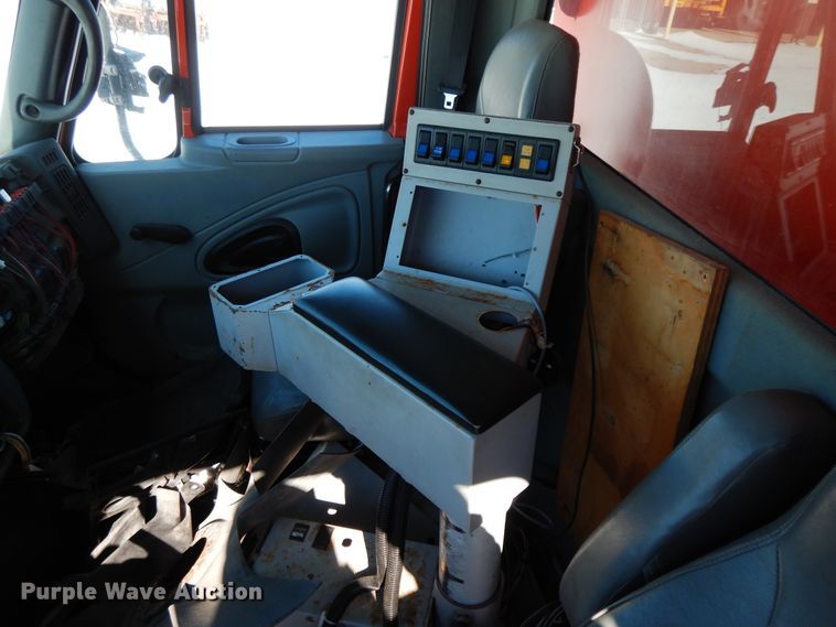 image for item GG9434 2005 International 7400  dump truck