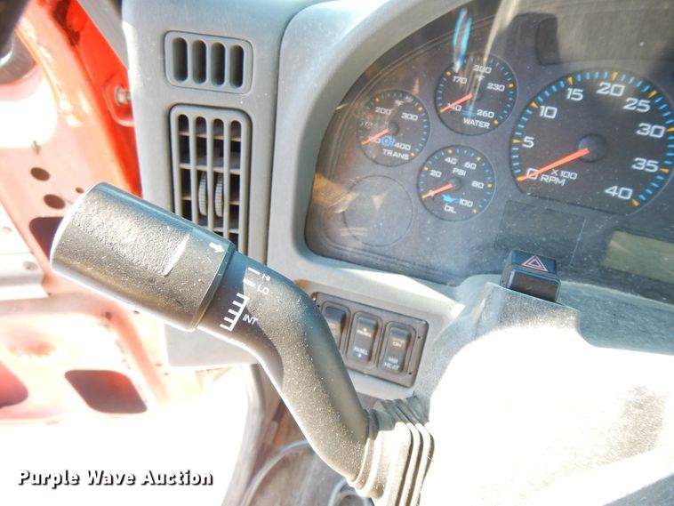 image for item GG9434 2005 International 7400  dump truck