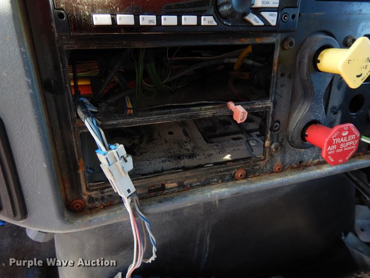 image for item GG9434 2005 International 7400  dump truck