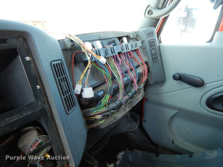 image for item GG9434 2005 International 7400  dump truck