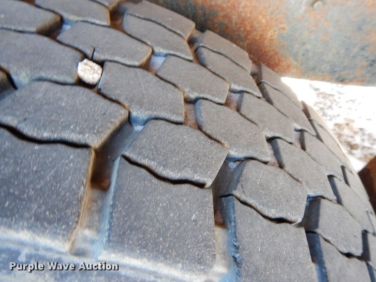 image for item GG9434 2005 International 7400  dump truck