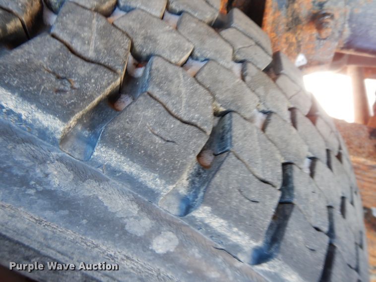 image for item GG9434 2005 International 7400  dump truck