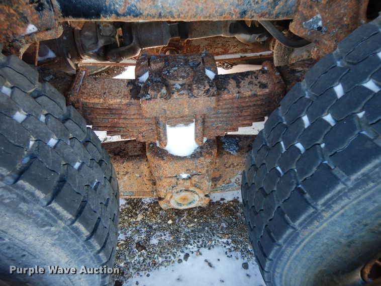 image for item GG9434 2005 International 7400  dump truck