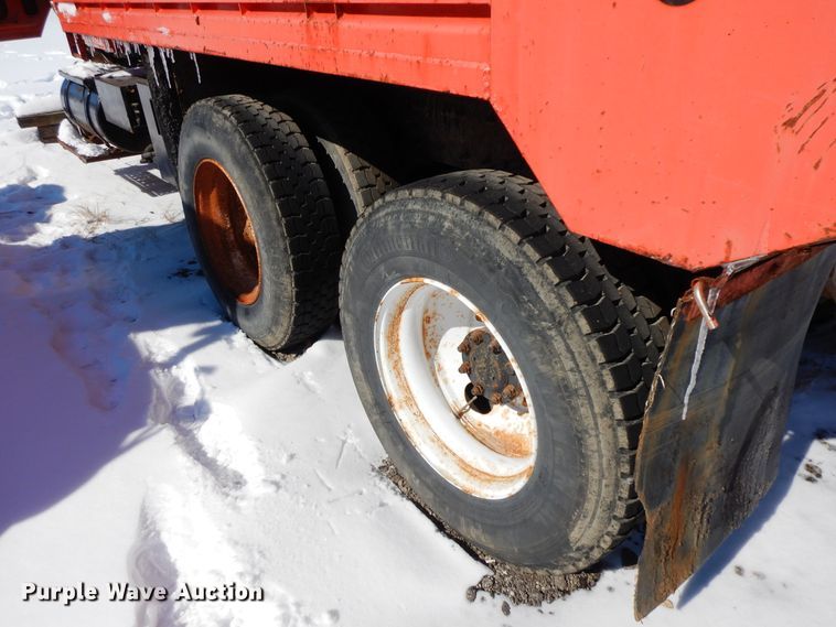 image for item GG9434 2005 International 7400  dump truck