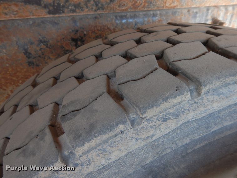 image for item GG9434 2005 International 7400  dump truck