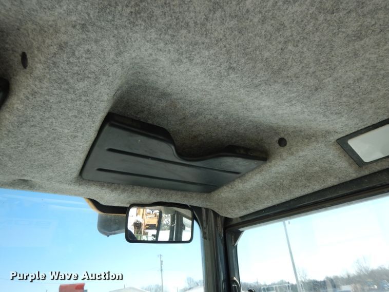 image for item GG9436 2005 John Deere 310G  backhoe