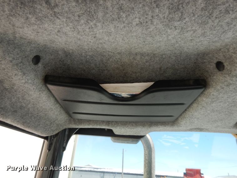 image for item GG9436 2005 John Deere 310G  backhoe