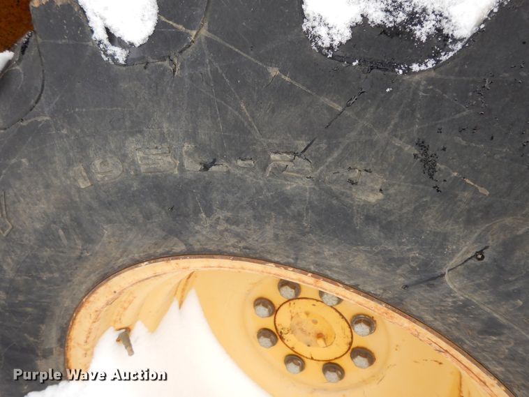 image for item GG9436 2005 John Deere 310G  backhoe