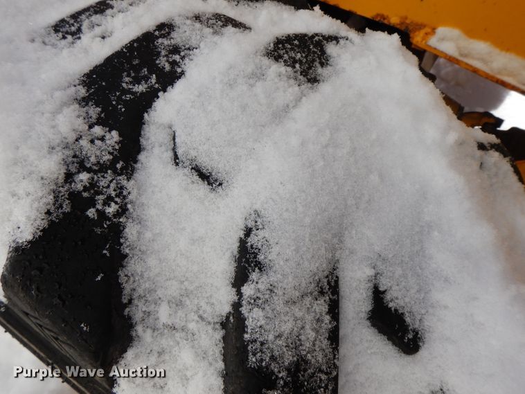 image for item GG9436 2005 John Deere 310G  backhoe